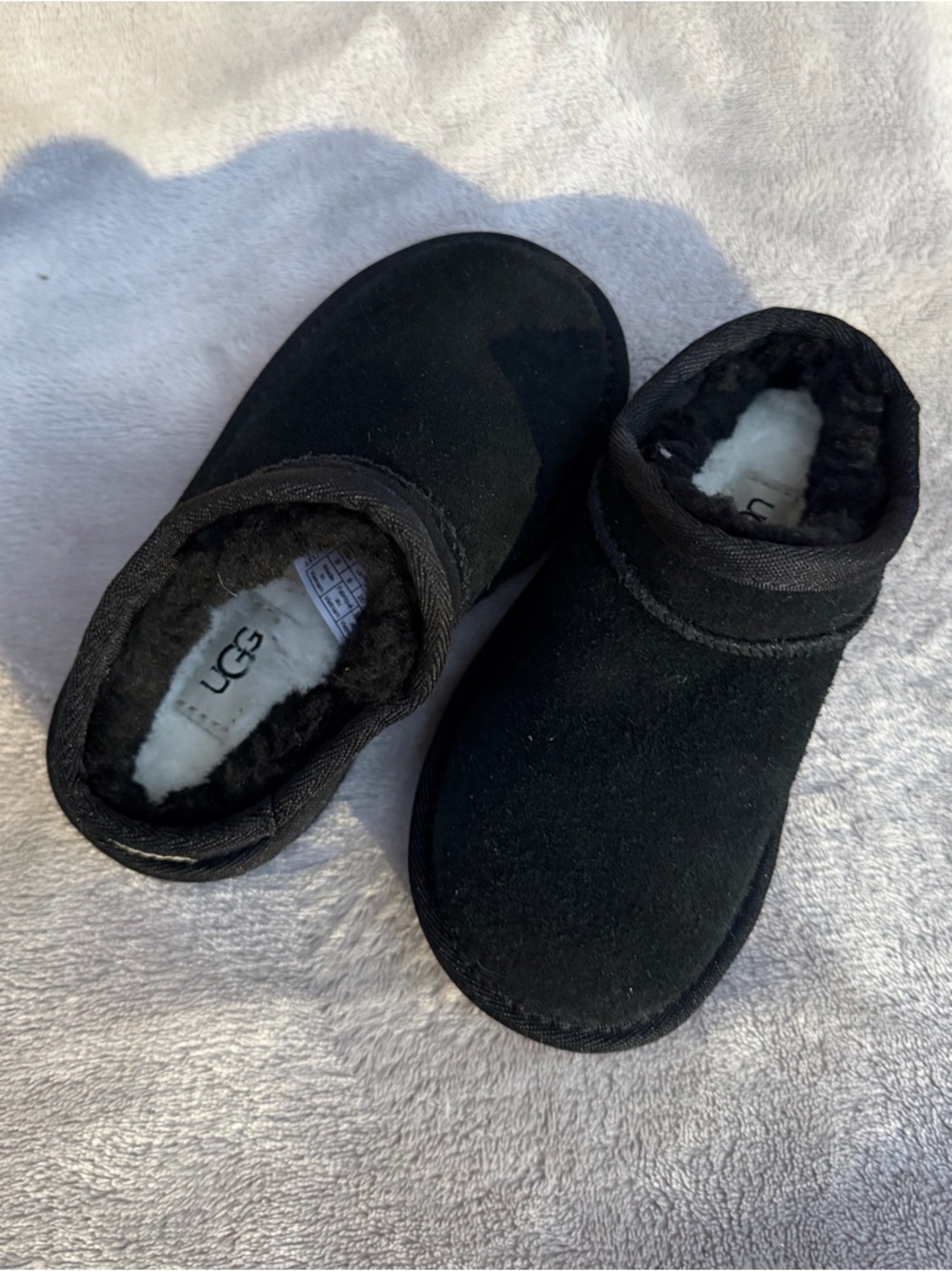 UGG Black Cozy Slip-On Shearling Mules